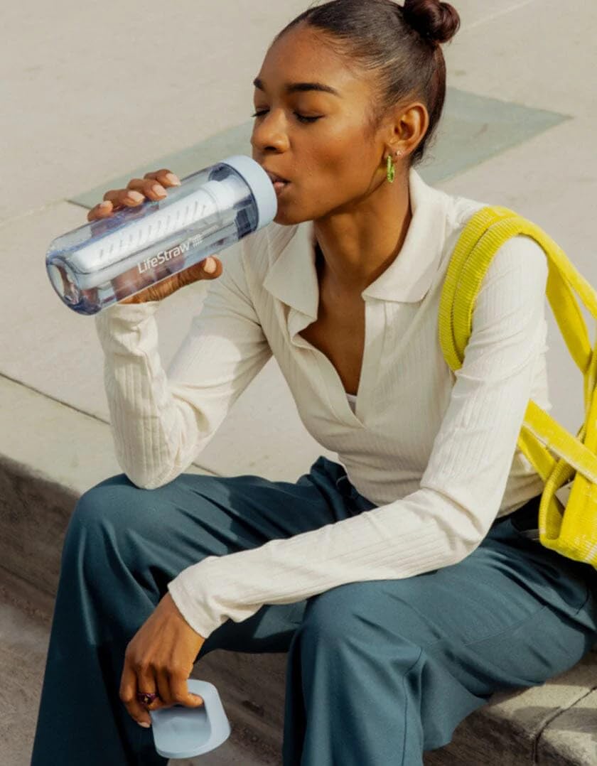 LifeStraw Go Series – BPA-Free Water Filter Bottle for Travel and Everyday use removes Bacteria, parasites and microplastics, Improves Taste