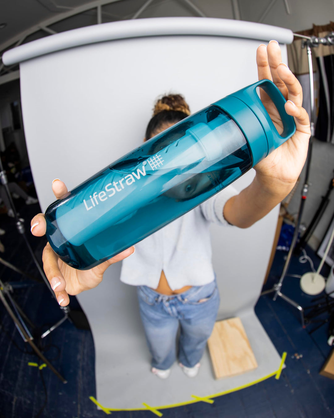 LifeStraw Go Series – BPA-Free Water Filter Bottle for Travel and Everyday use removes Bacteria, parasites and microplastics, Improves Taste