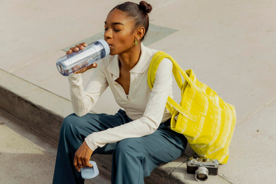 LifeStraw Go Series – BPA-Free Water Filter Bottle for Travel and Everyday use removes Bacteria, parasites and microplastics, Improves Taste
