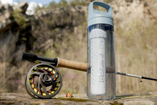 LifeStraw Go Series – BPA-Free Water Filter Bottle for Travel and Everyday use removes Bacteria, parasites and microplastics, Improves Taste
