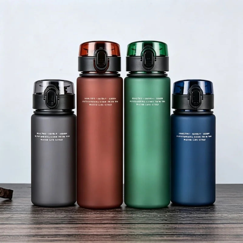 Gourde de sport étanche de haute qualité, idéale pour la randonnée et les voyages. Portable et facile à transporter. Mes gourdes préférées : 400 ml/560 ml.