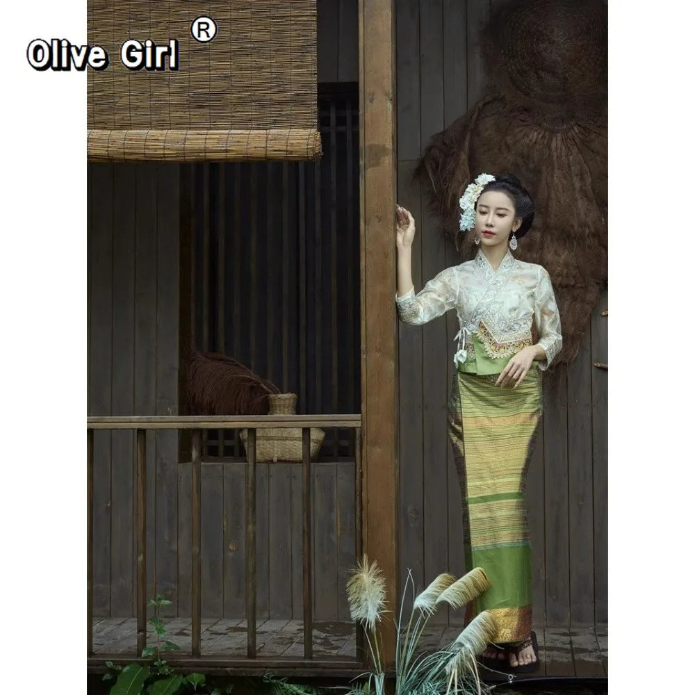 Vêtement thaïlandais femme style ethnique élégant – Vue principale