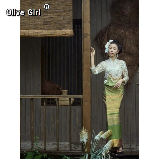 Vêtement thaïlandais femme style ethnique élégant – Vue principale