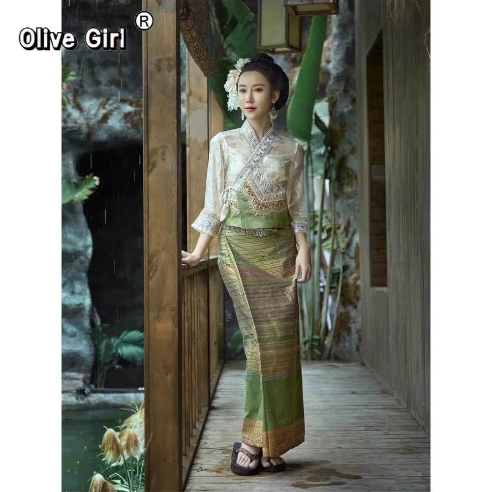 Vêtement thaïlandais femme style ethnique élégant – Vue principale