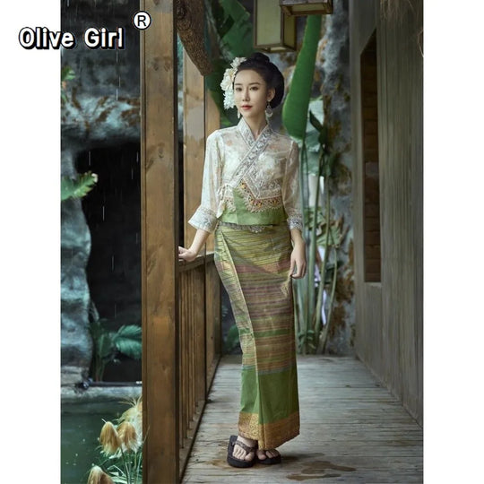Vêtement thaïlandais femme style ethnique élégant – Vue principale