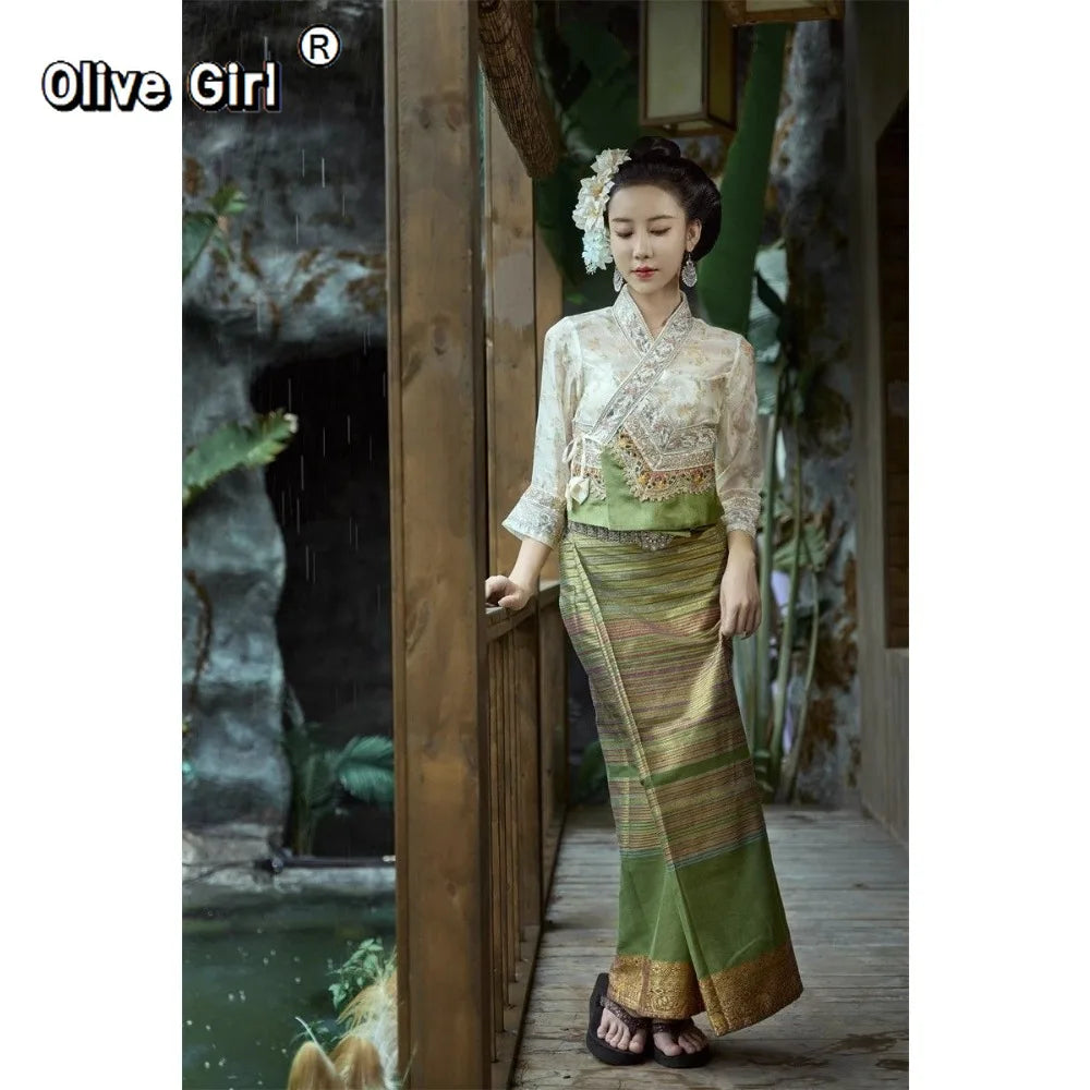 Vêtement thaïlandais femme style ethnique élégant – Vue principale