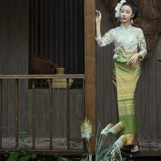 Vêtement thaïlandais femme style ethnique élégant – Vue principale