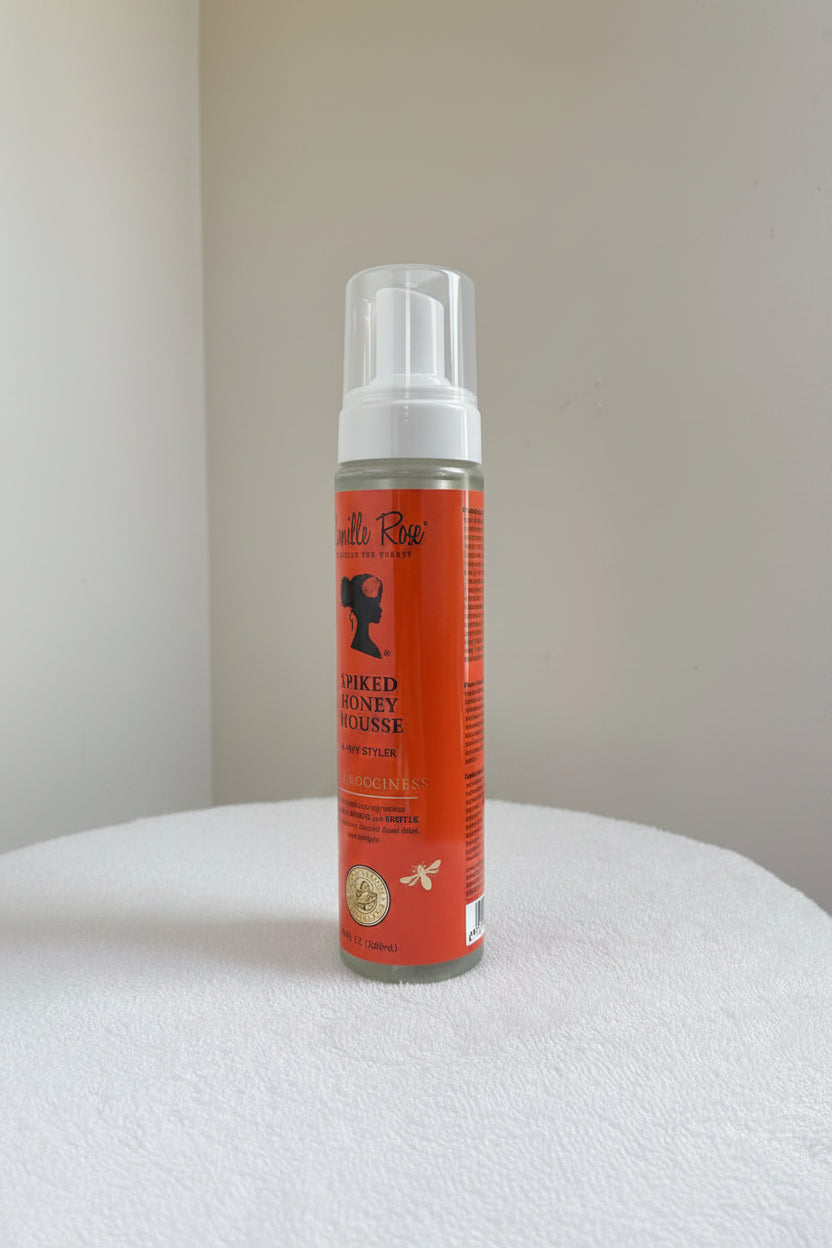 Camille Rose Spiked Honey Mousse 4-en-1 Styler Miel et Ortie 240ml